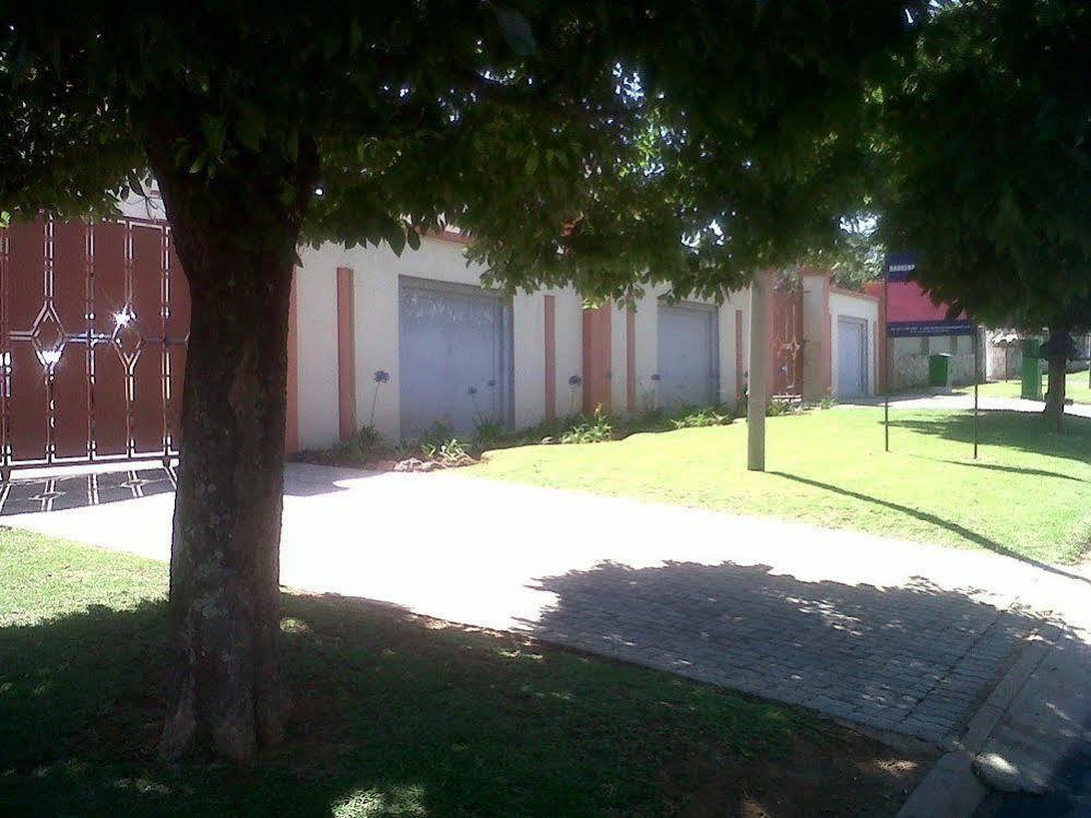 Moshitametsi Guesthouse Kempton Park Extérieur photo
