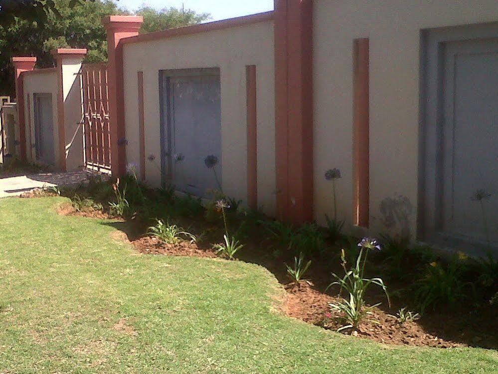 Moshitametsi Guesthouse Kempton Park Extérieur photo